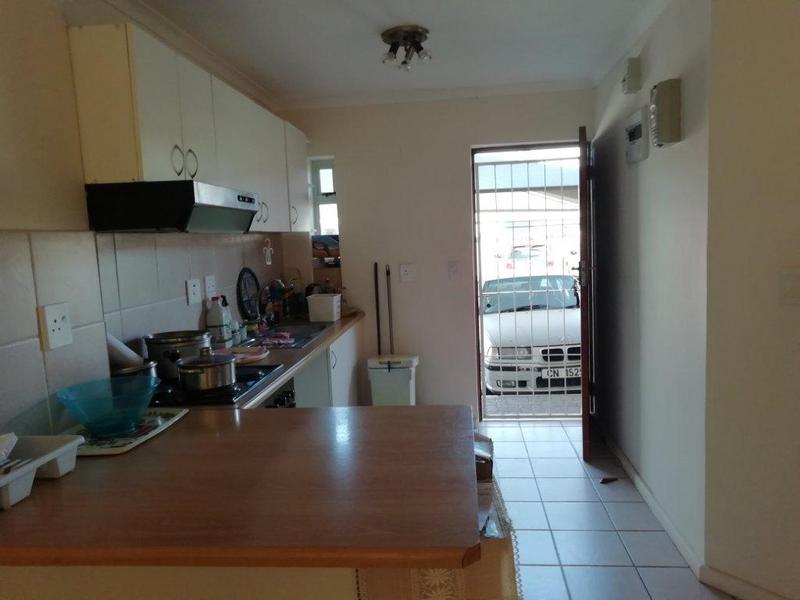 2 Bedroom Property for Sale in Uitzicht Western Cape